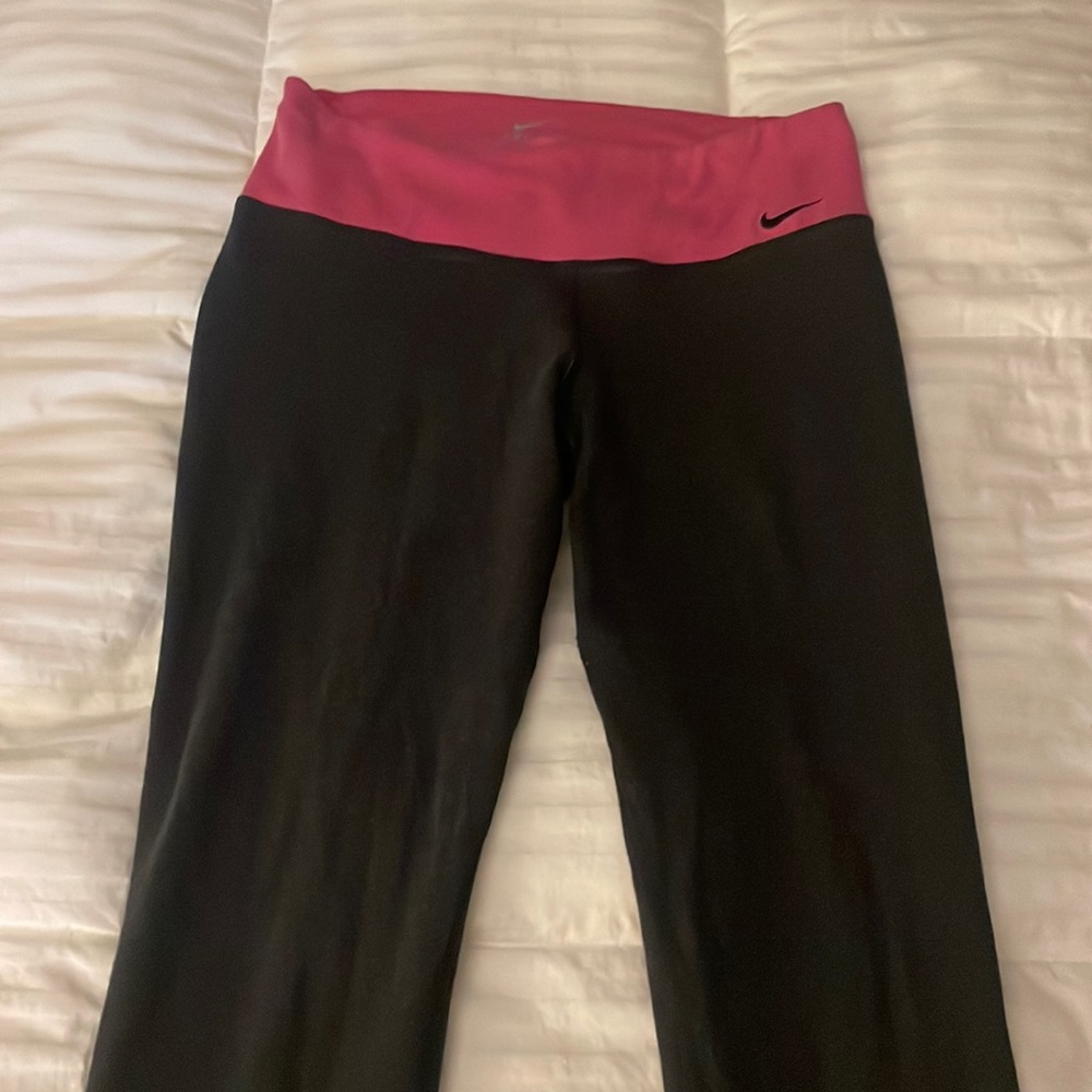 Nike dryfit leggings with pink high waist band!